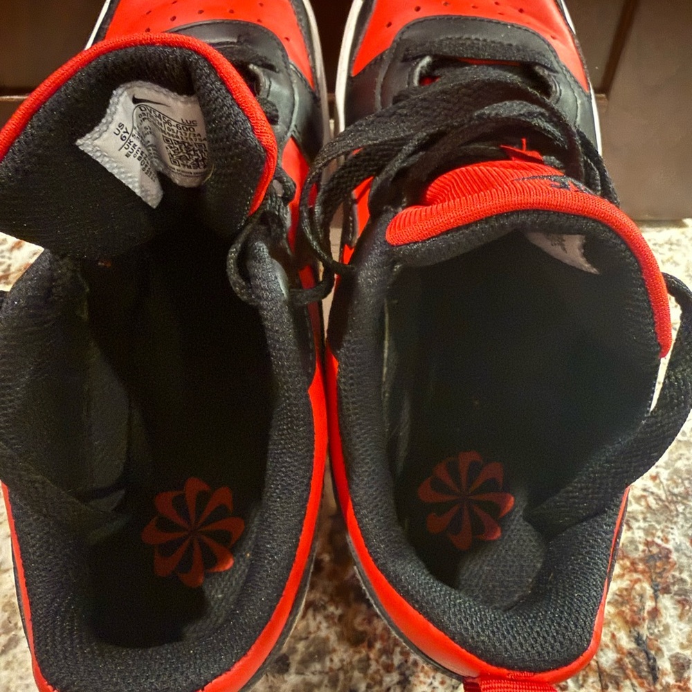 *PRE-OWNED* Nike Size 6Y Court Borough Low Recraft GS Black University Red - Picture 6 of 8